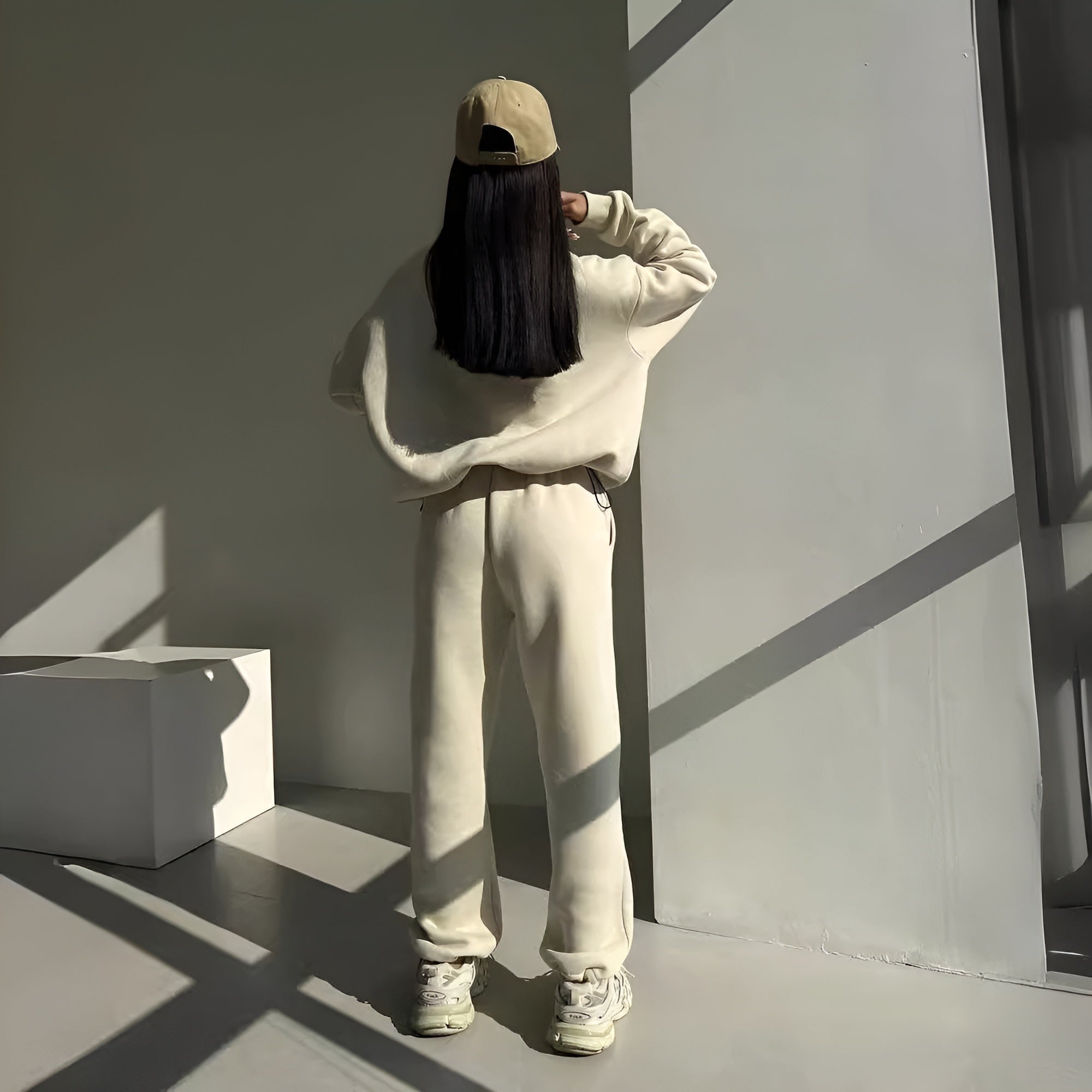 Relaxed Half-Zip Tracksuit — Oversized Sweatshirt & Trousers Set
