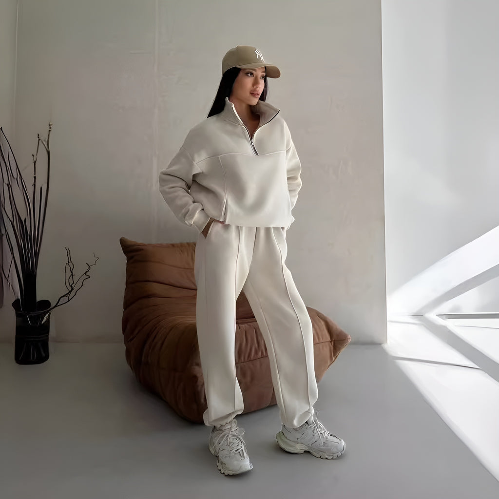 Relaxed Half-Zip Tracksuit — Oversized Sweatshirt & Trousers Set
