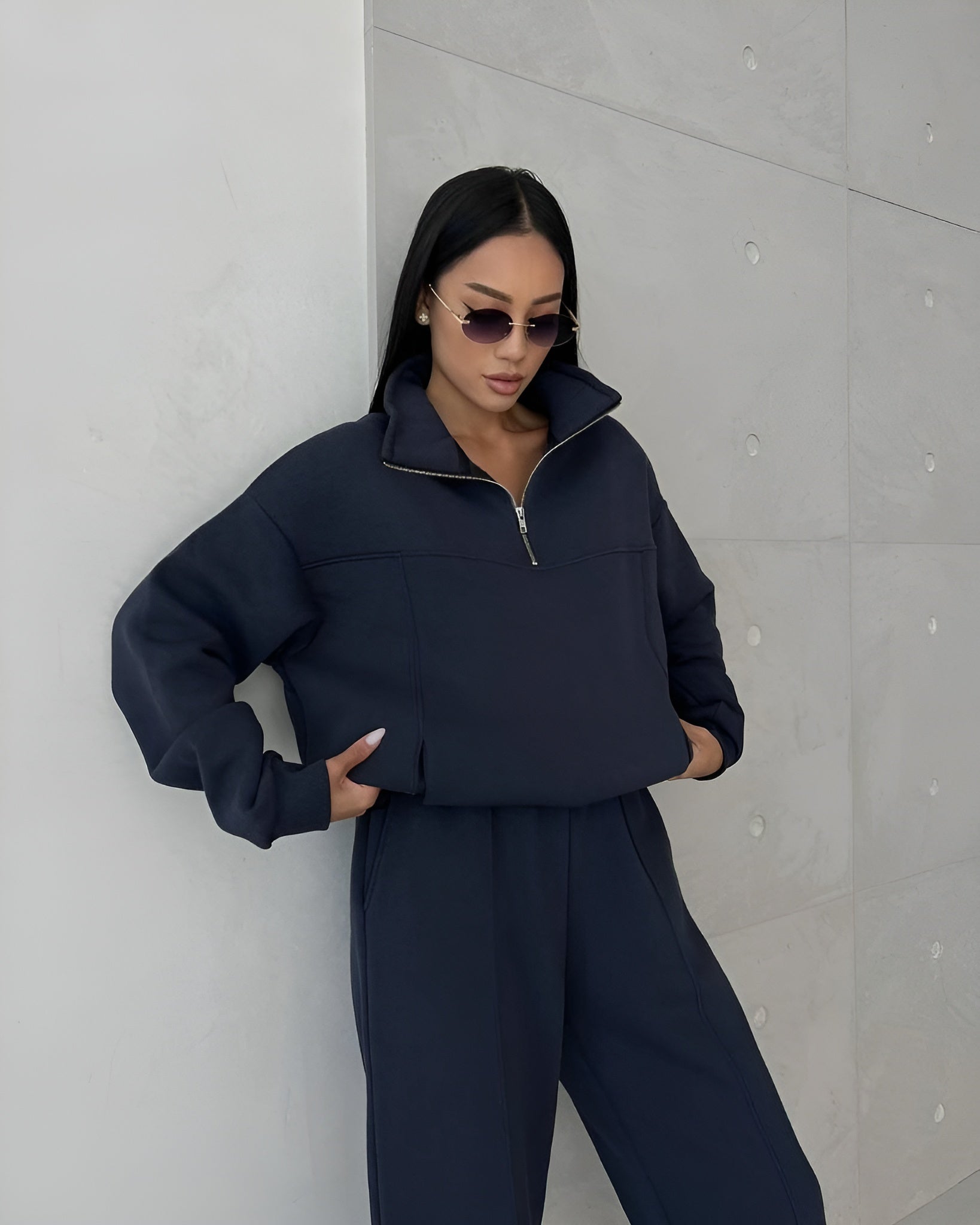 Relaxed Half-Zip Tracksuit — Oversized Sweatshirt & Trousers Set