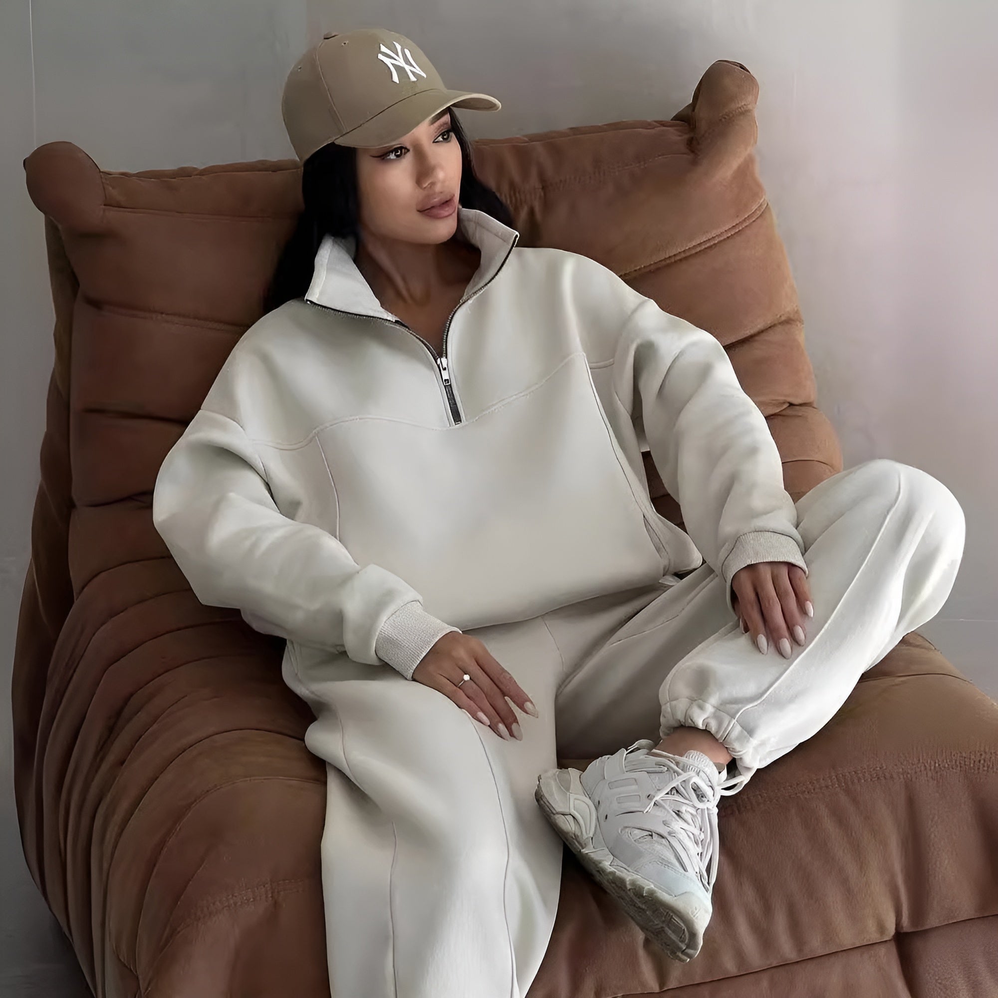 Relaxed Half-Zip Tracksuit — Oversized Sweatshirt & Trousers Set
